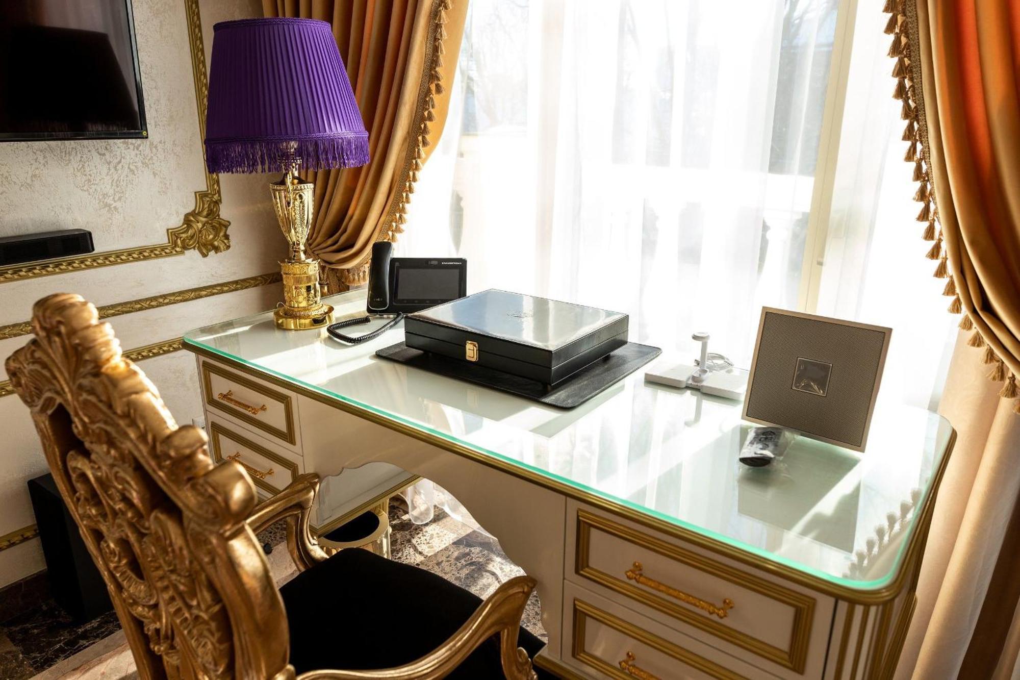 Royal Palace Luxury Hotel And Spa Khmelʼnytsʼkyy Pokoj fotografie