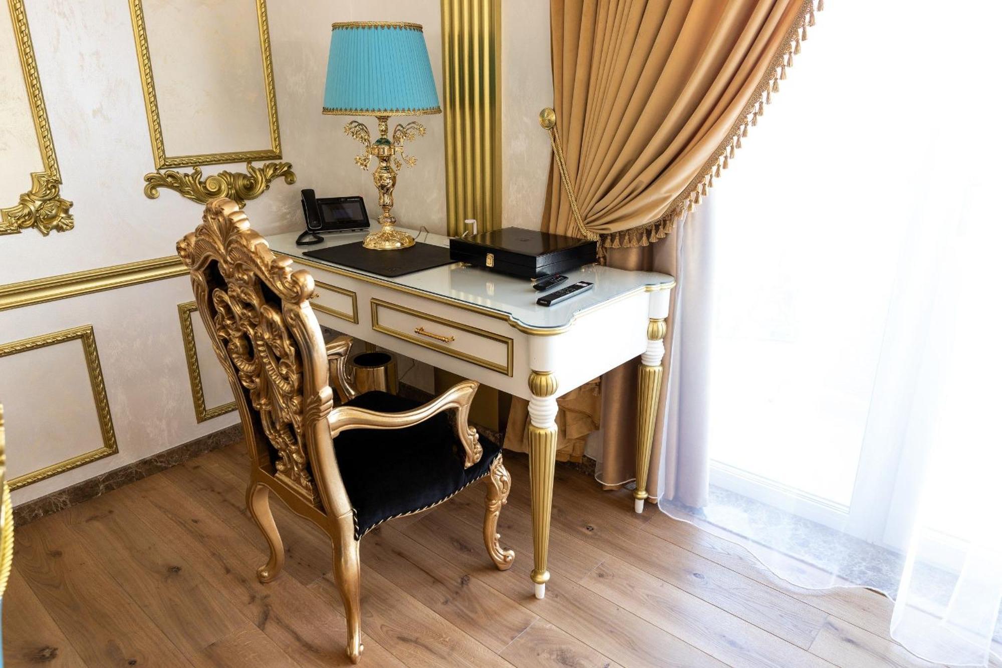 Royal Palace Luxury Hotel And Spa Khmelʼnytsʼkyy Pokoj fotografie