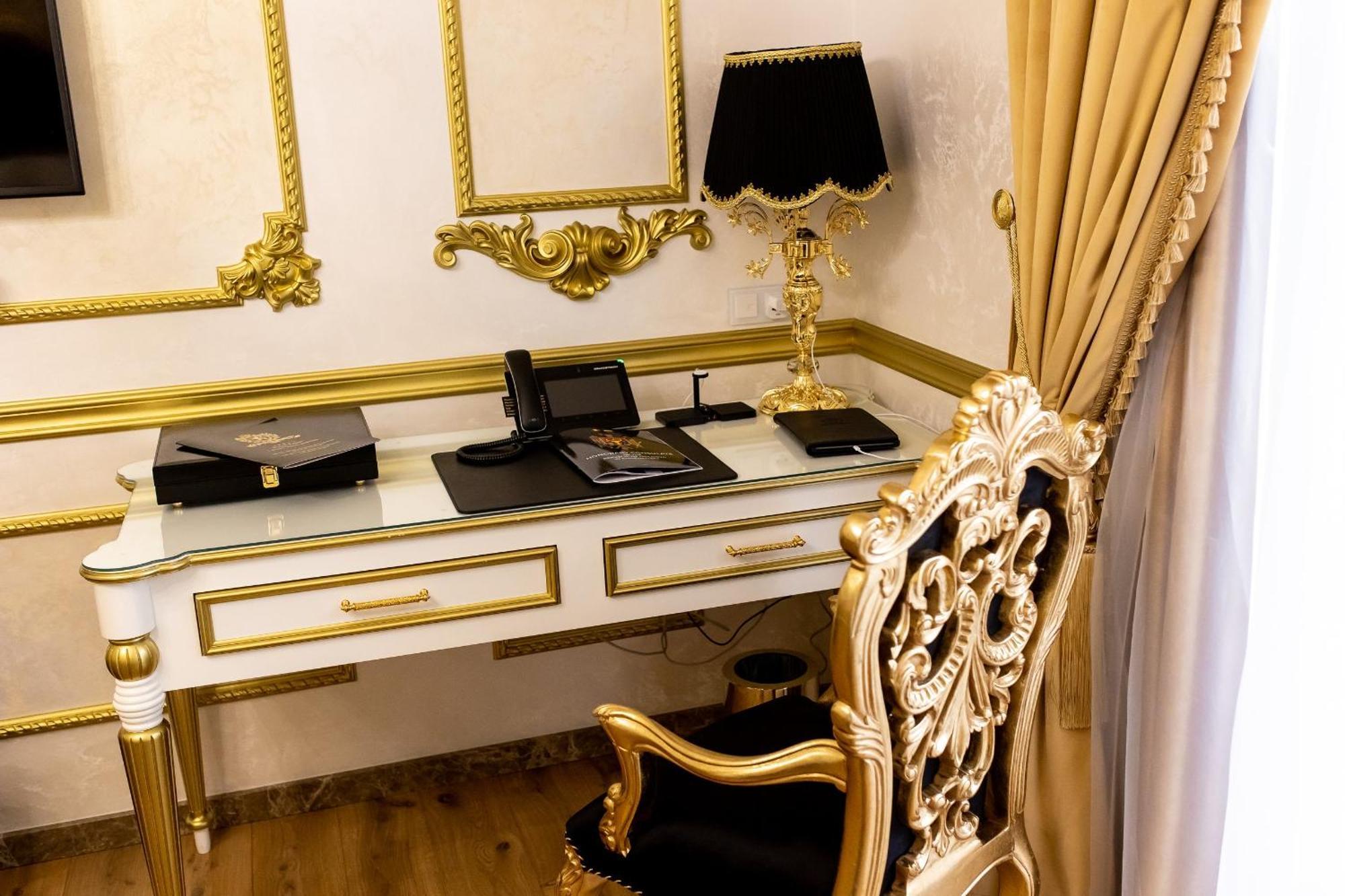 Royal Palace Luxury Hotel And Spa Khmelʼnytsʼkyy Pokoj fotografie