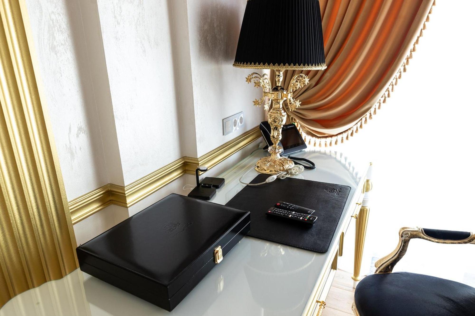 Royal Palace Luxury Hotel And Spa Khmelʼnytsʼkyy Pokoj fotografie